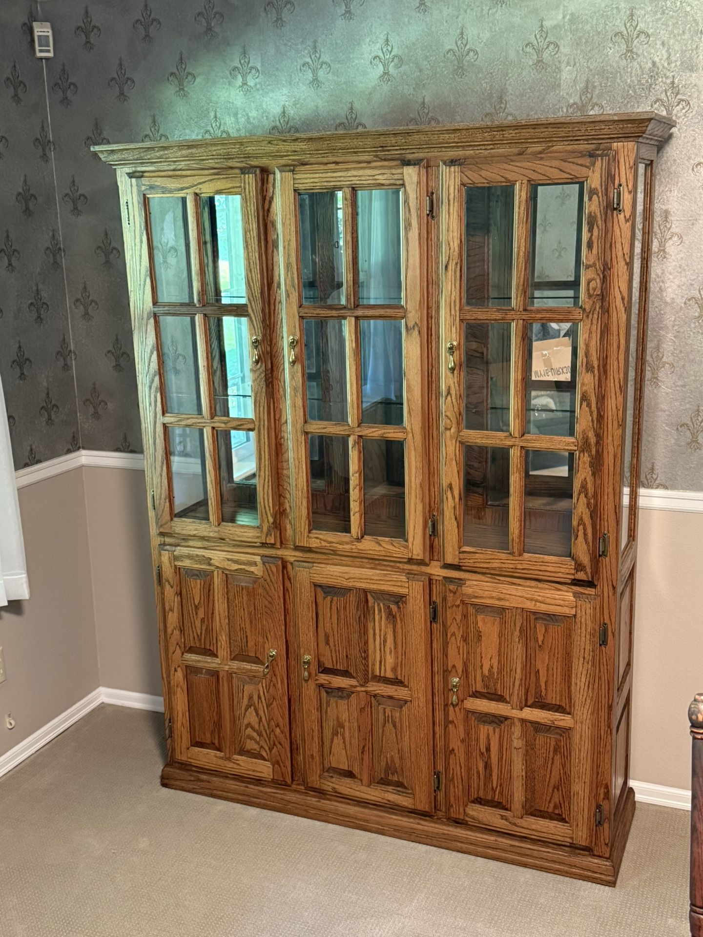 Hutch With Glass Shelves