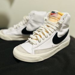 Nike Womens Blazer Mid 77 Vintage White Black Women Classic CZ1055-100 Sz 7.5