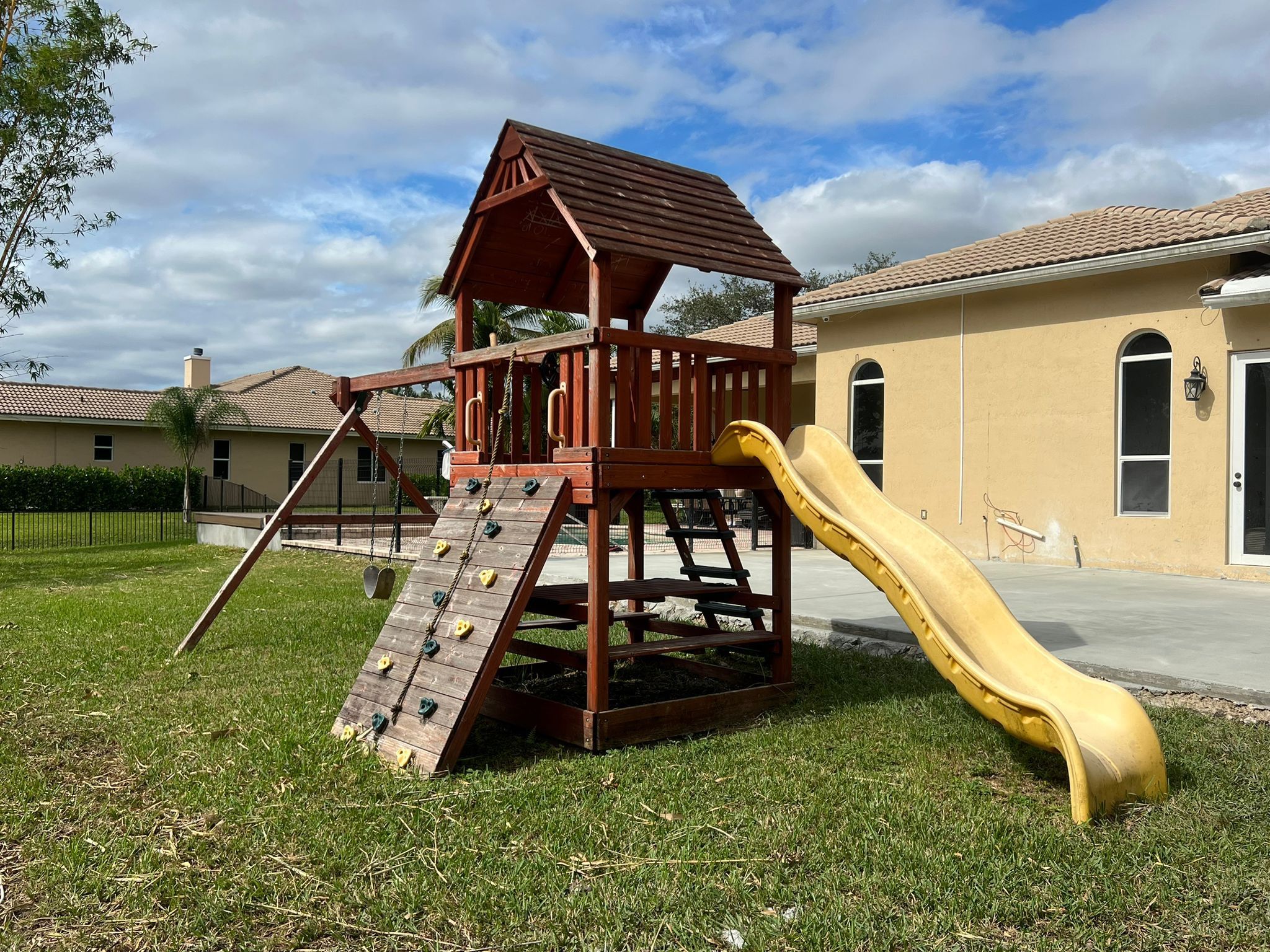 High Quality Swing Set / Playground