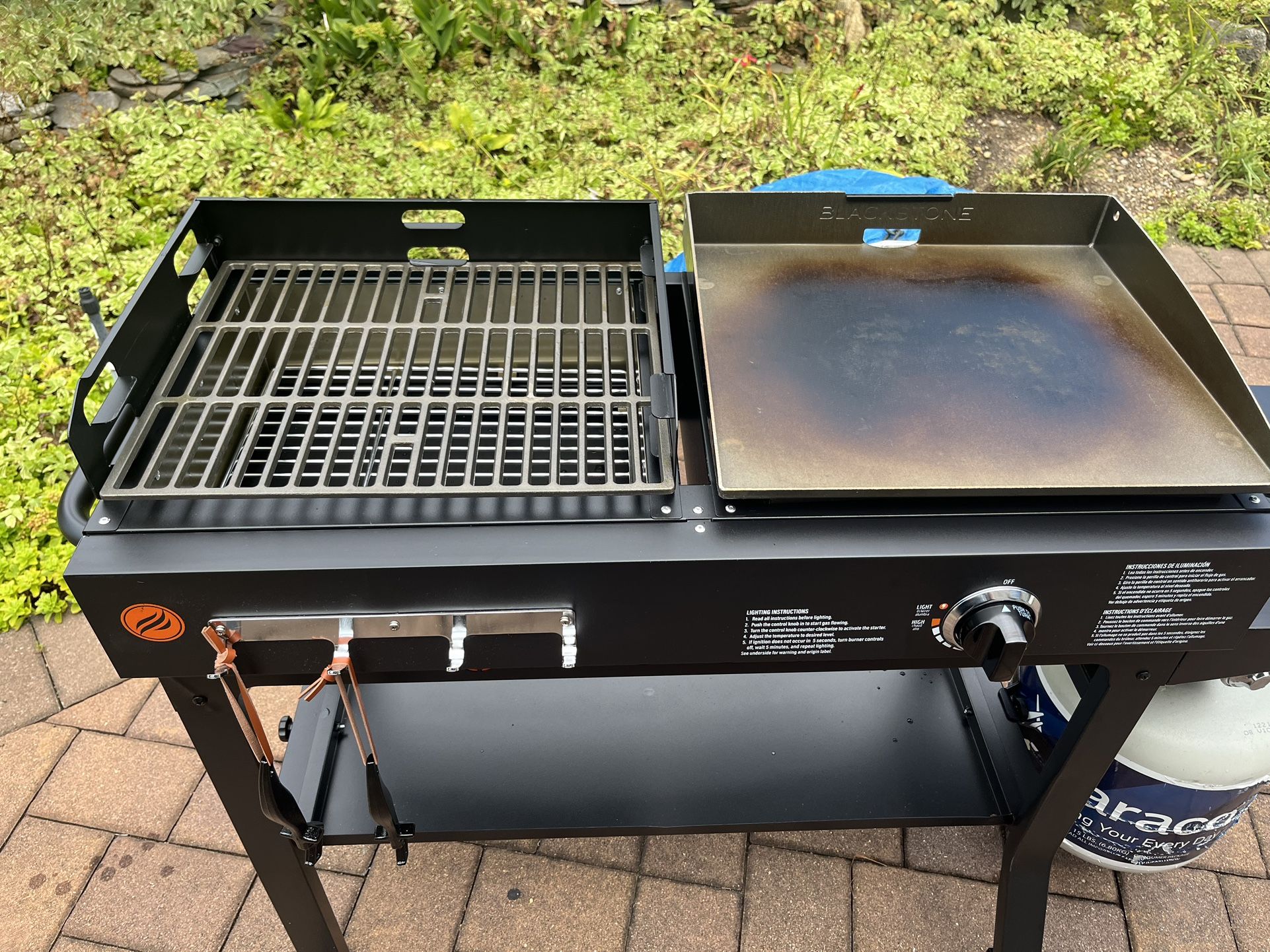 BlackStone Gas Griddle An Charcol Grill