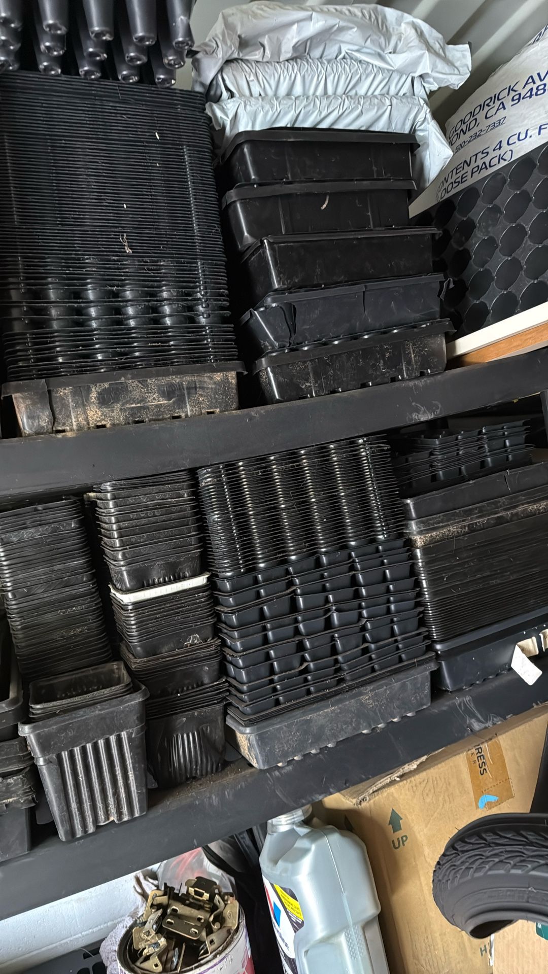 Planting Trays And Pots