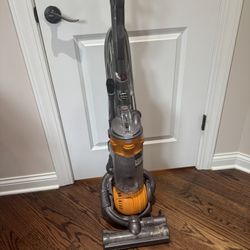 Dyson Vacuum 