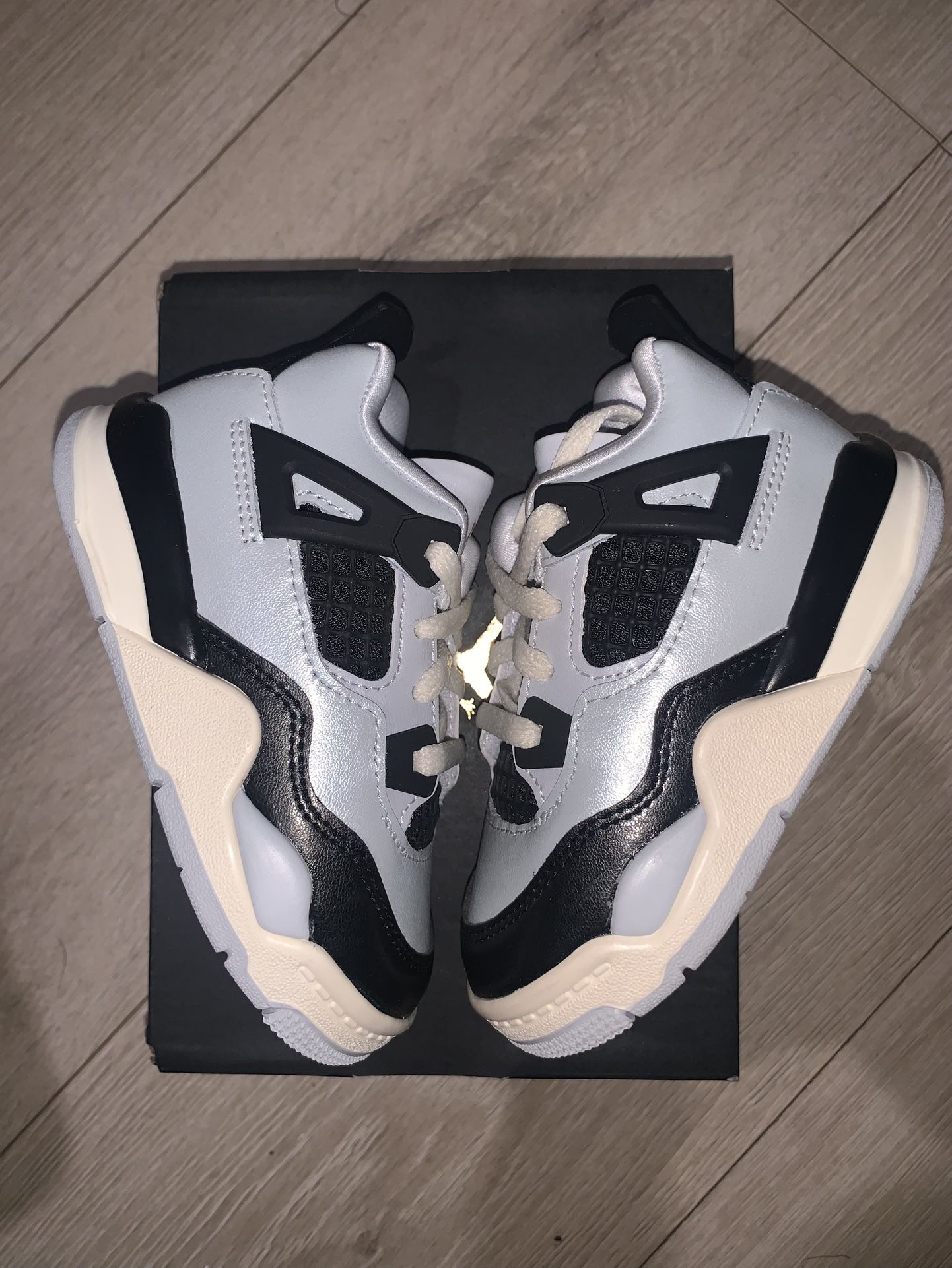 Jordan 4 Retro Platinum Gold Size 7c