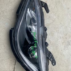 2017-2020 Headlight Pacífica
