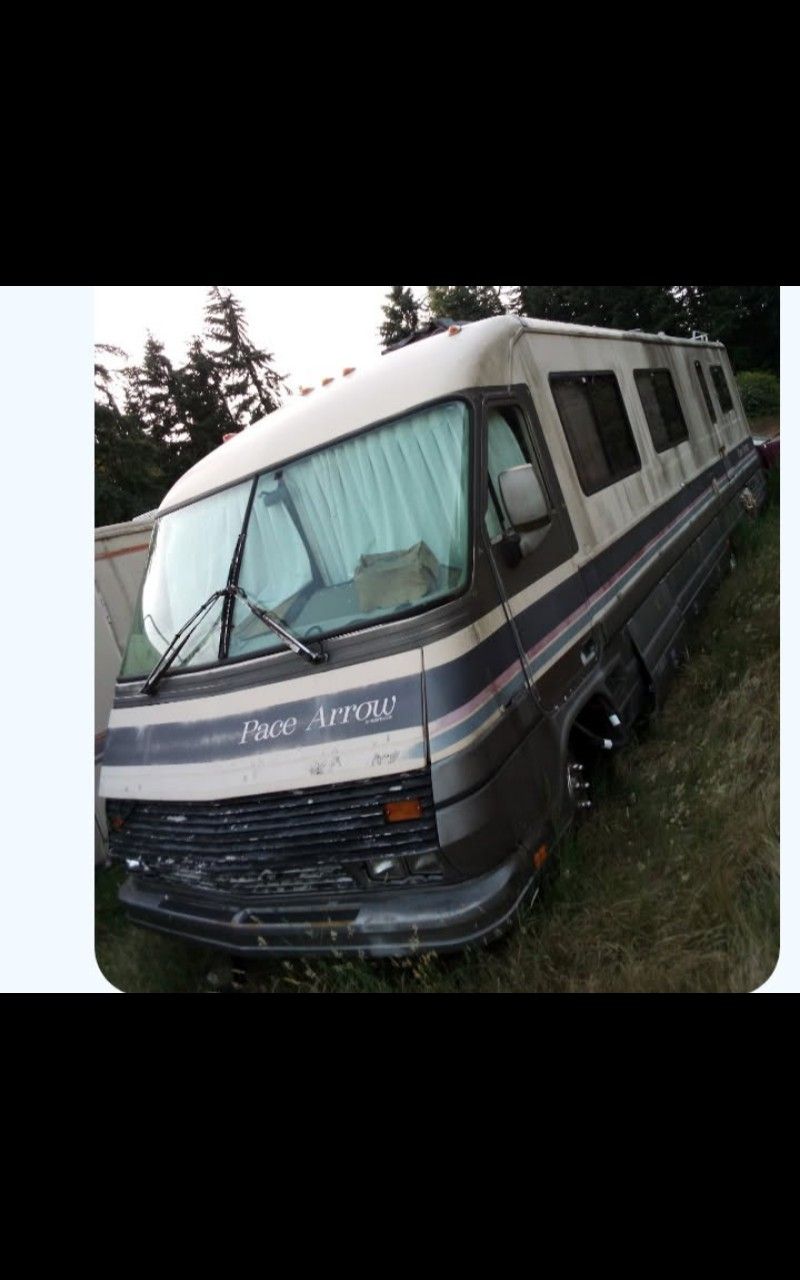 (3) MOTORHOMES!! Bounder 1990 33' motorhome 42k original miles 454 automatic (Thurston county)