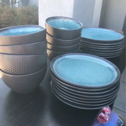 Set of eight no missing pieces