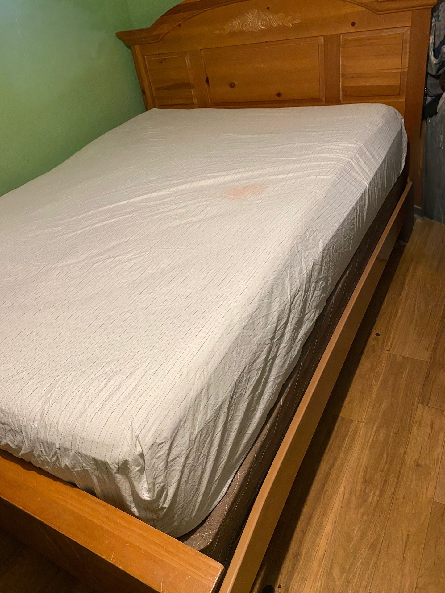 Queen Bed