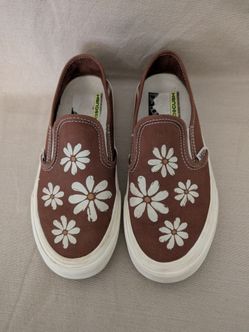 Woman's VANS  Slip On Tennis Shoes Brown White Floral Design