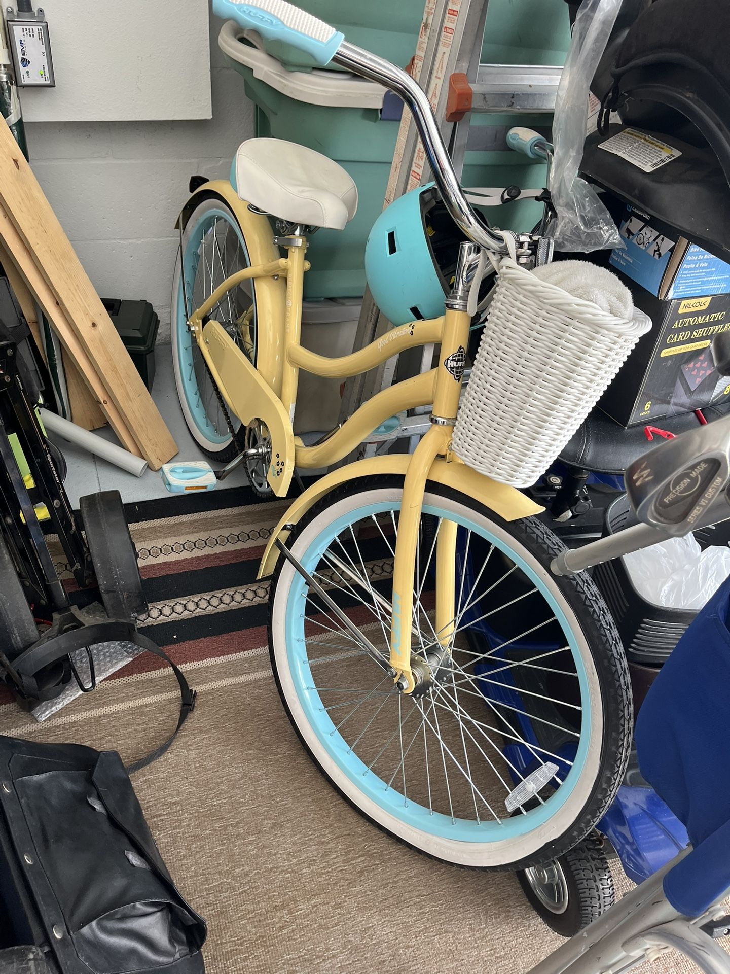 Women’s Bike, Almost New. $75