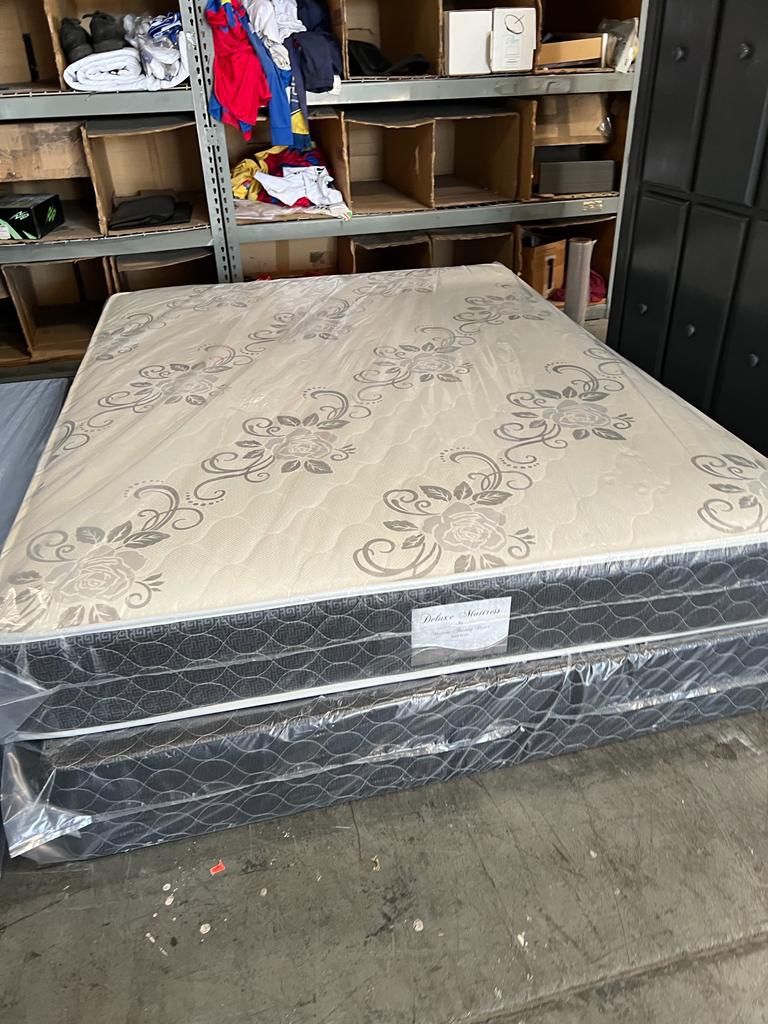 MATTRESS N BOXSPRING QUEEN SET DELUXE BRAND ( MATRESS ONLY FOR $170) ASK FOR ANY SIZE ALL ARE AVAILABLE