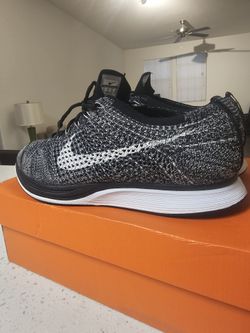 Nike Flyknit Oreo Black/ White Size 12