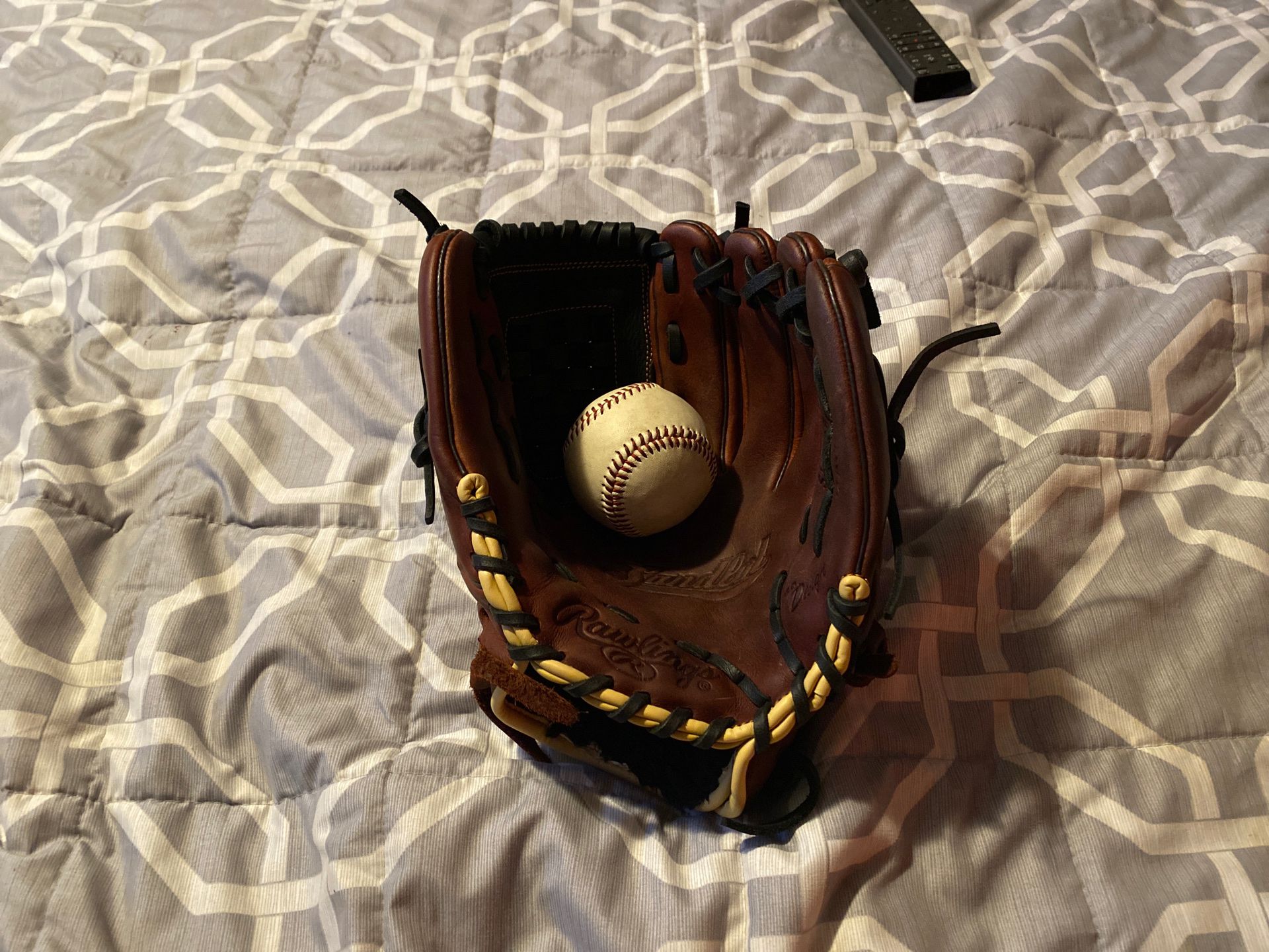 Rawlings 12” Sandlot baseball glove