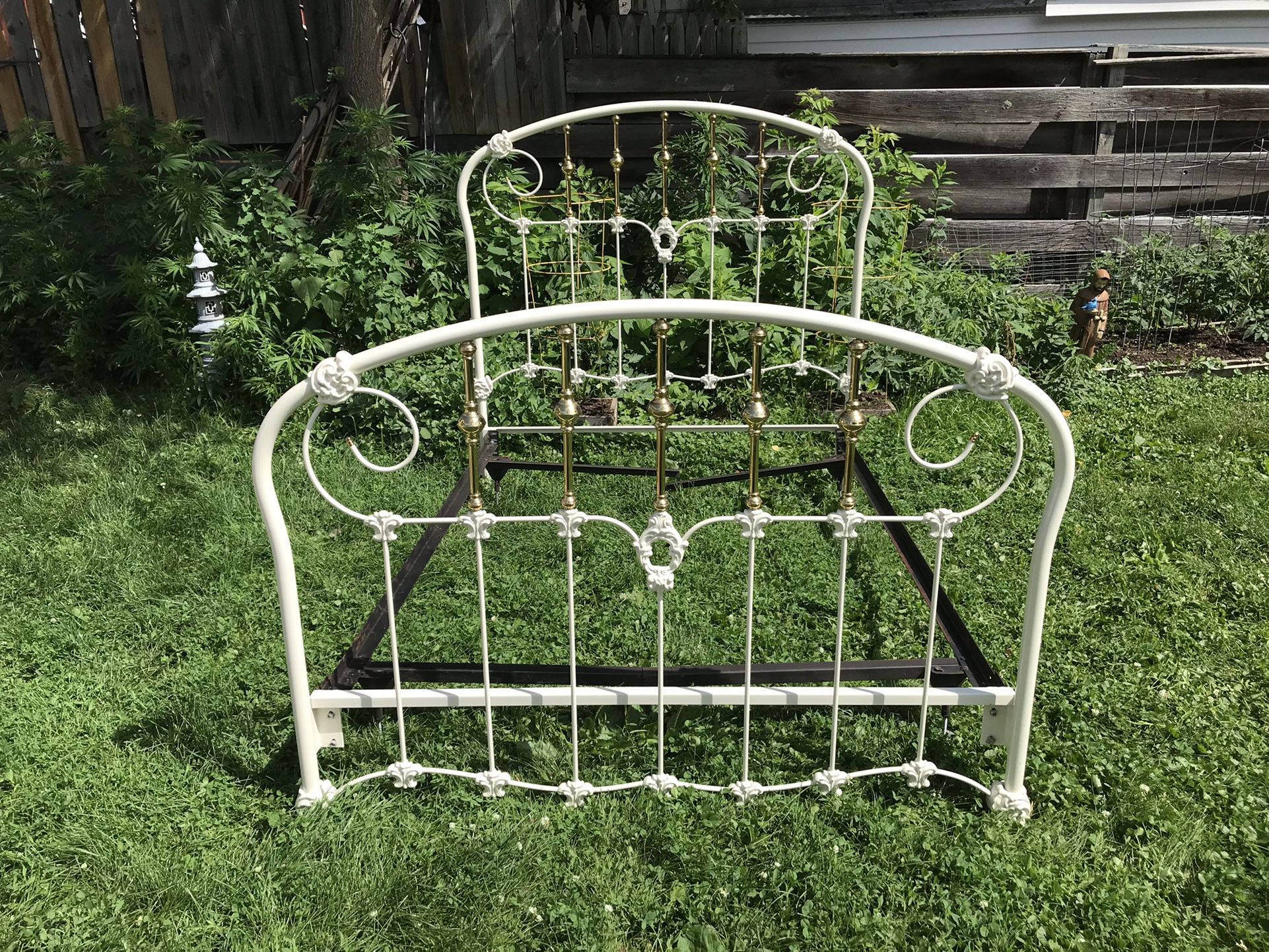 White Wrought Iron Full Bed Set