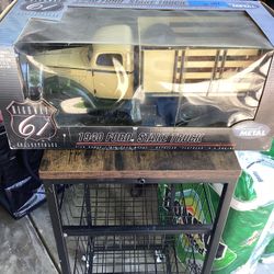 1:16 Scale Highway 61 1941 Ford Stake Truck