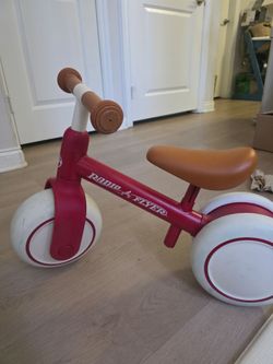 Radio Flyer Steady Balance Bike