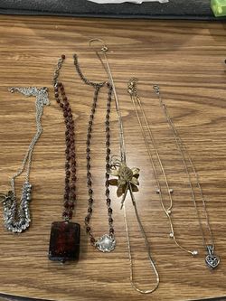 6 Different Necklaces 