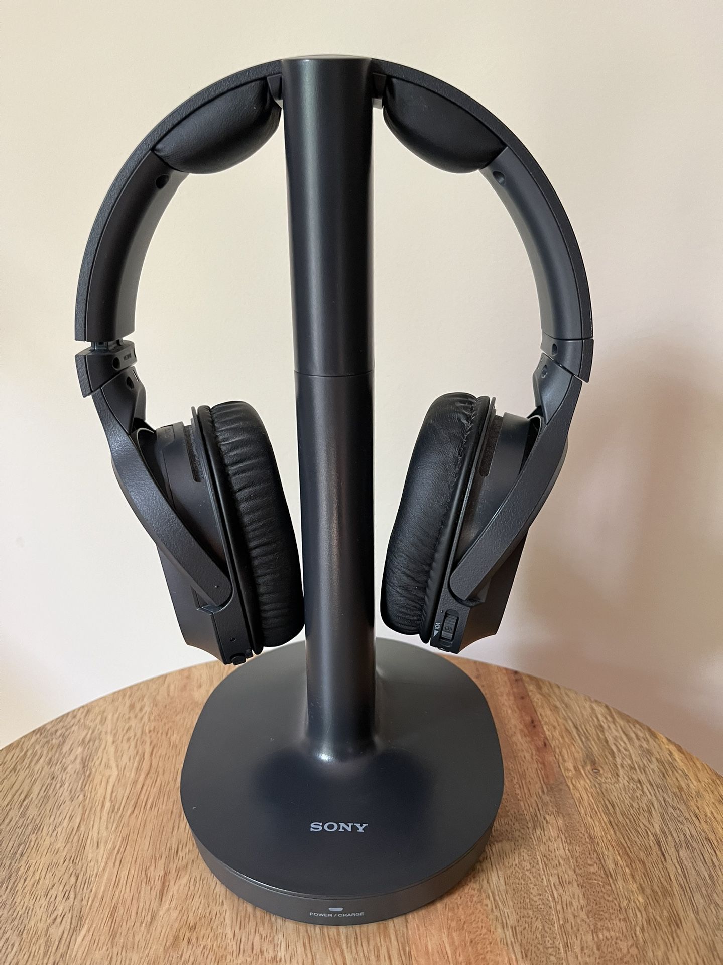Sony MDR-RF995RK Wireless RF Headphones with Charging Base