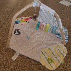 Lovevery Play Gym Mat With Sensory Strands