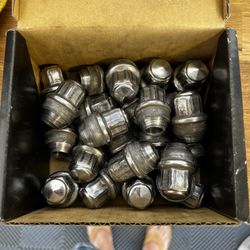 Ford Raptor Lug Nuts