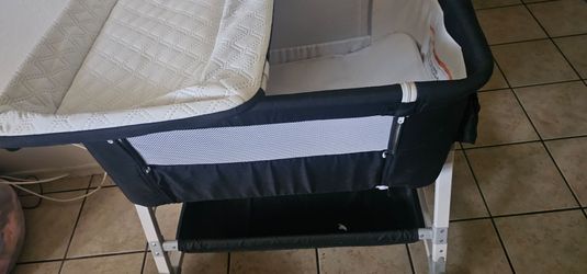 2-in-1 bedside sleeper