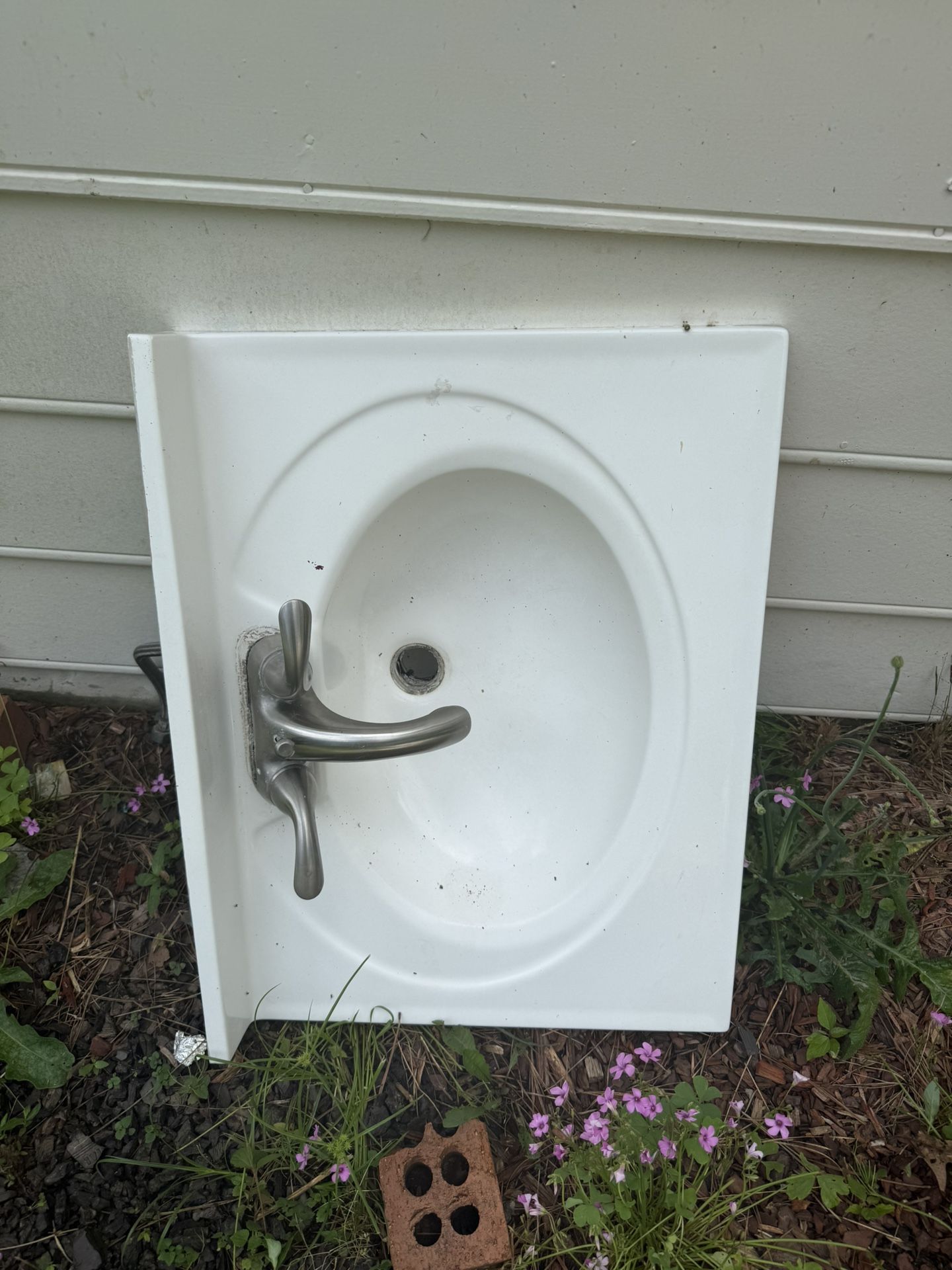 Free Sink 18 X 24