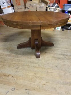 Antique Full size Round kitchen Table see description