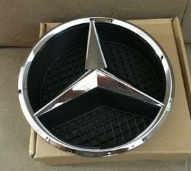 Mercedes Benz Front Grill Emblem