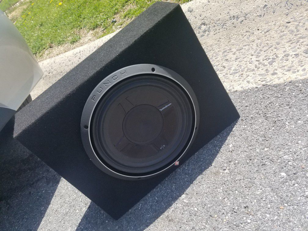 It is a subwoofer for car brand rockford fosgate p3 good sound