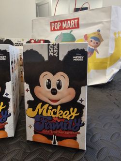 Popmart Mickeys Family
