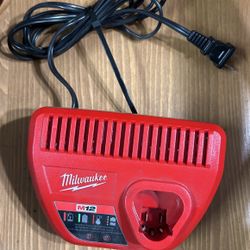 Milwaukee M12 Charger