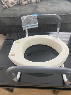 Raised Toilet Seat with Safety Rail