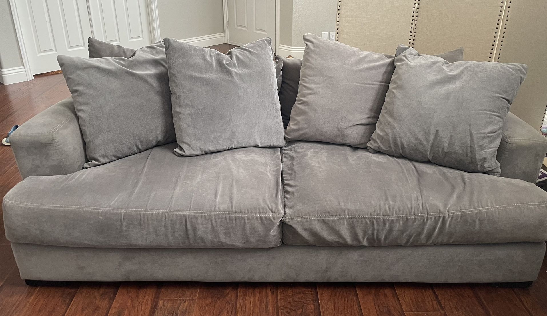 Gray couch - 86”