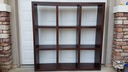 Giant cubicle shelving unit