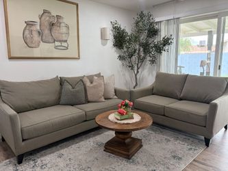 Couch set 🛋  "Free delivery "