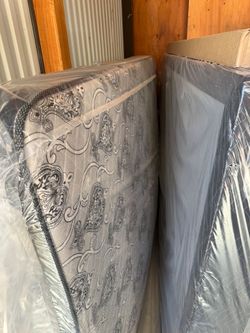 New Queen Mattress and Boxspring