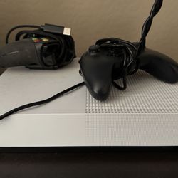 Xbox One With 2 Controllers