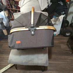 Switte Stand Alone Pet Carrier