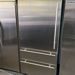 VIKING 36”WIDE BUILT IN STAINLESS STEEL BOTTOM FREEZER 7 SERIES WITH INTERNAL WATER/ICE 