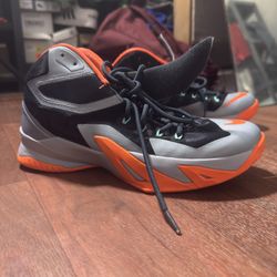 Nike LeBron Zoomer Soldier 8 (men Size 8)