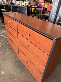 8  Drawer Cherry
