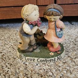 1998 Pavillion Gift Zingle-Berry Love Conquers All Figurine