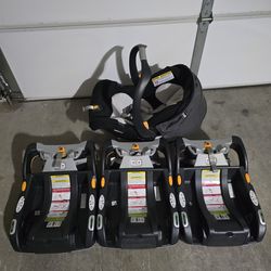 Chicco car seat with 4 bases