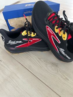 RunDisney Brooks Ghost 17 Mickey Mouse