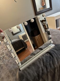 Vanity Mirror With Lights