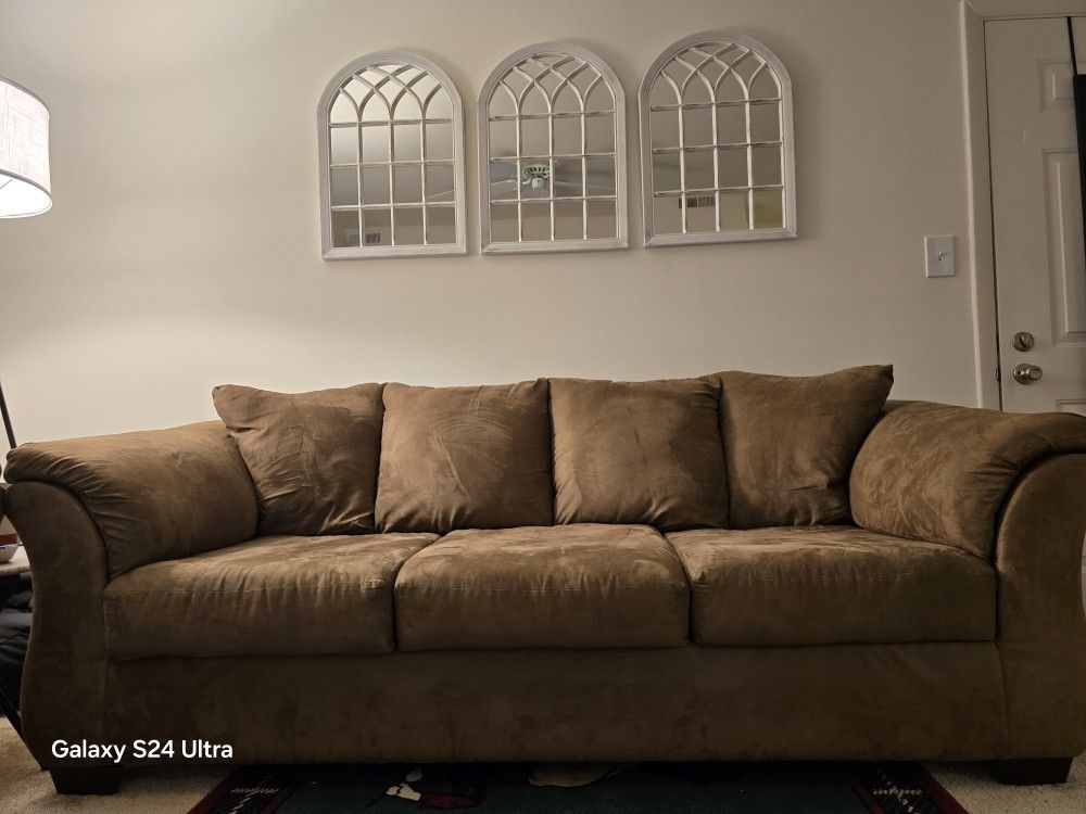 Couch & Loveseat Set – Excellent Condition – Great Price!