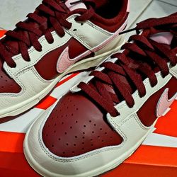 Dunk Low VALENTINE'S DAY 2023