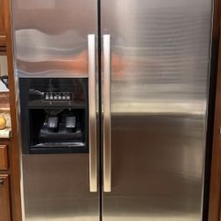 Whirlpool 25 ct ft Side By Side Refrigerator