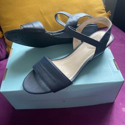 Women’s Size 10 LifeStride Yuma (Navy Liz/Silky)