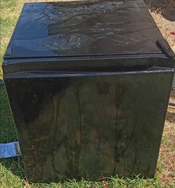 Mini fridge