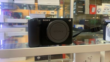 Sony ZV-E1. Open box